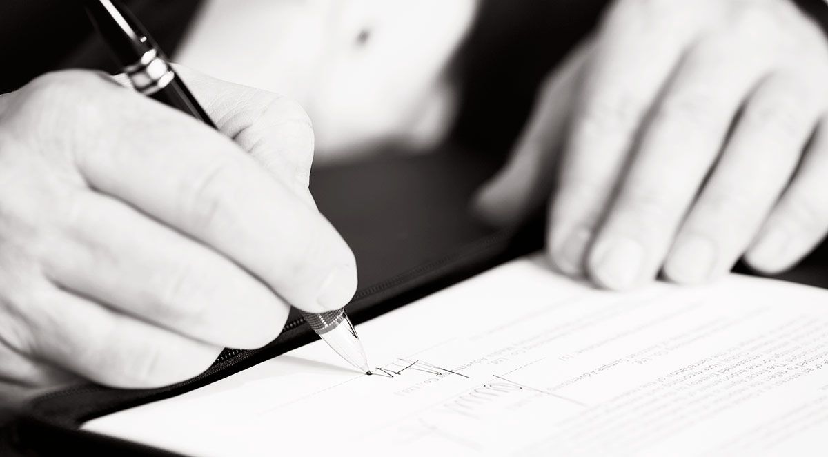 AI for Banks - sign loan papers